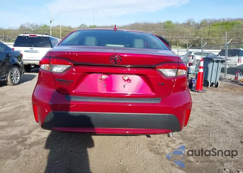 2022 Toyota Corolla Le z USA, uszkodzony, nr VIN JTDEPMAEXNJ203272